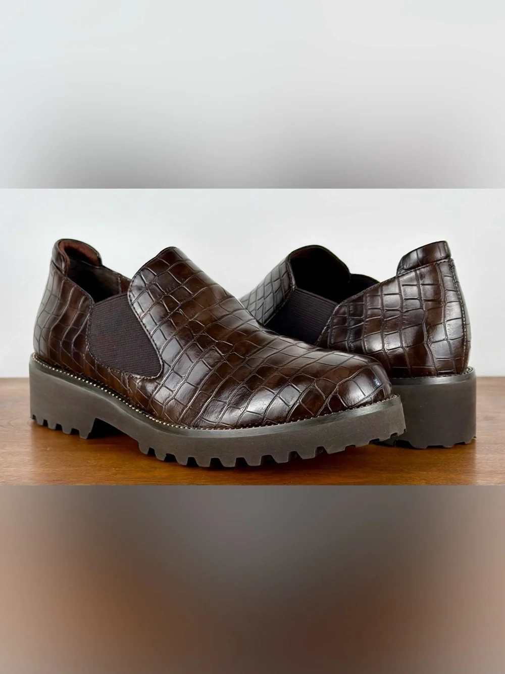 Vaneli Womens 7 Zivana Loafers Brown Leather Crocodile Texture Lug Sole NWOB New